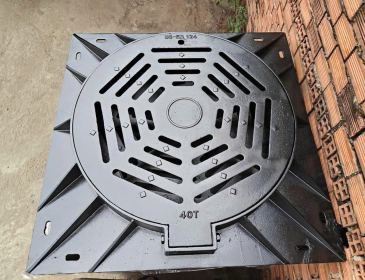 Nắp Hố Ga Gang Cầu Có Tuổi Thọ Bao Lâu? Bí Quyết Kéo Dài Độ Bền Công Trình