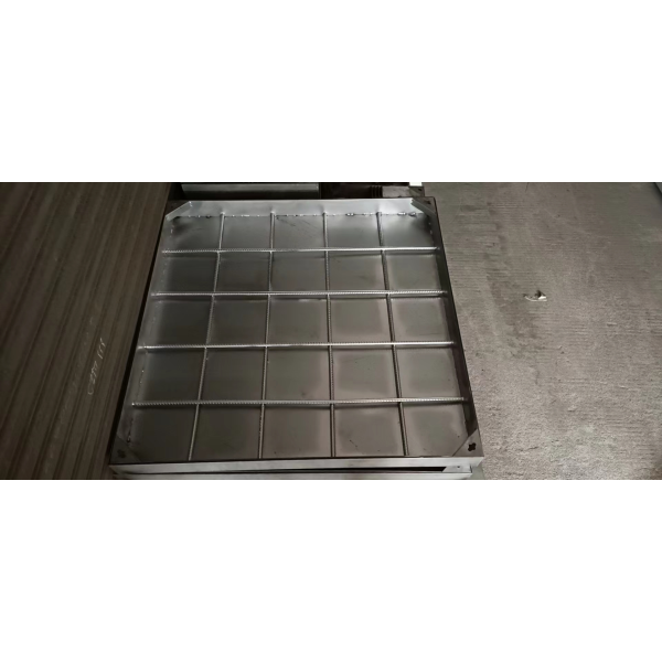 Nắp hố ga vuông inox âm sàn