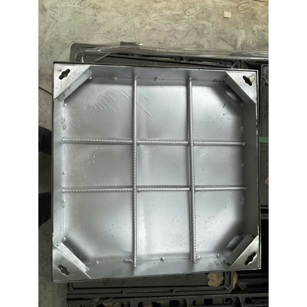 Nắp hố ga vuông inox âm sàn