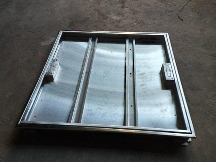 Nắp hố ga vuông inox âm sàn