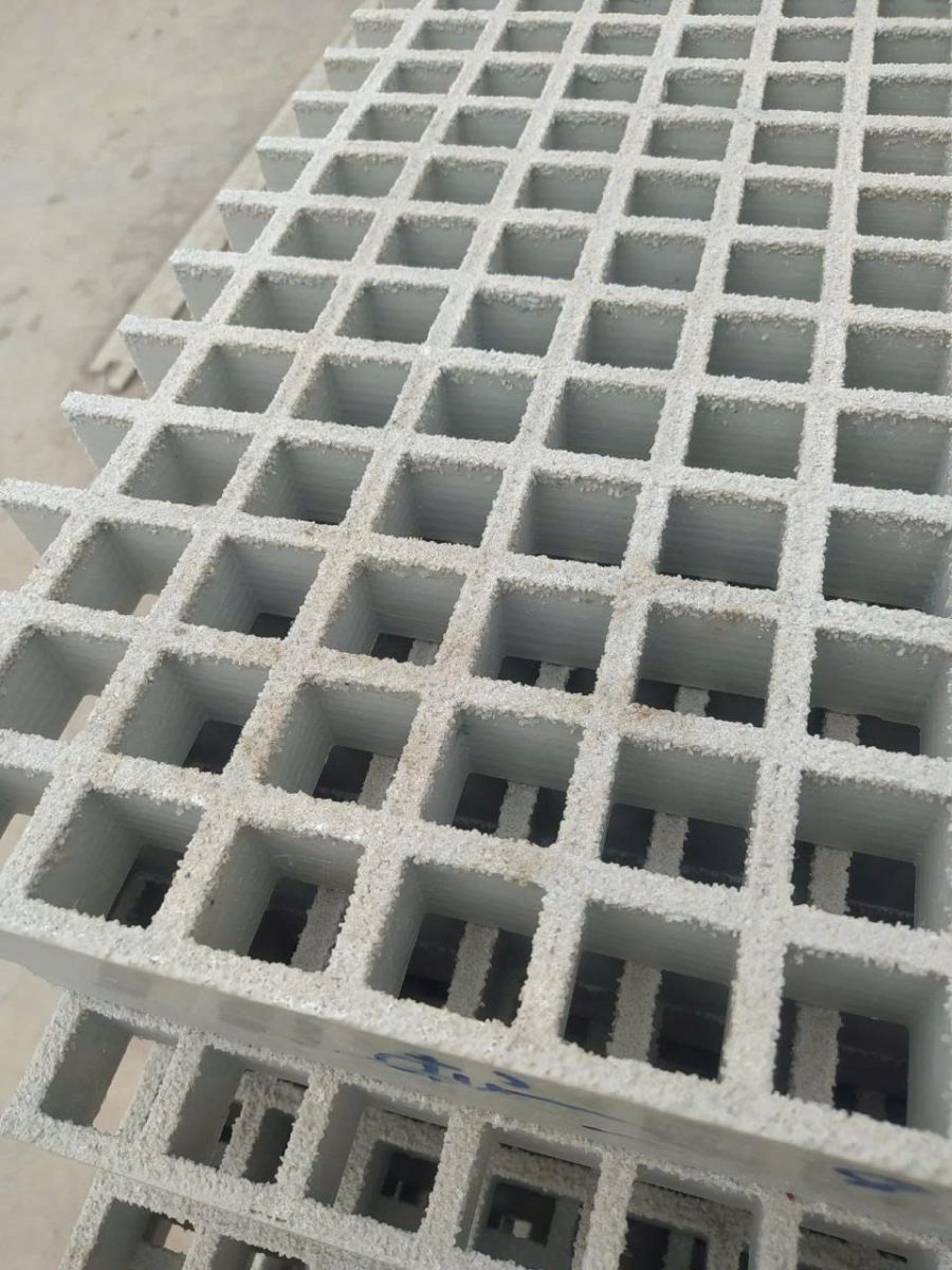 tấm sàn composite gia cường
